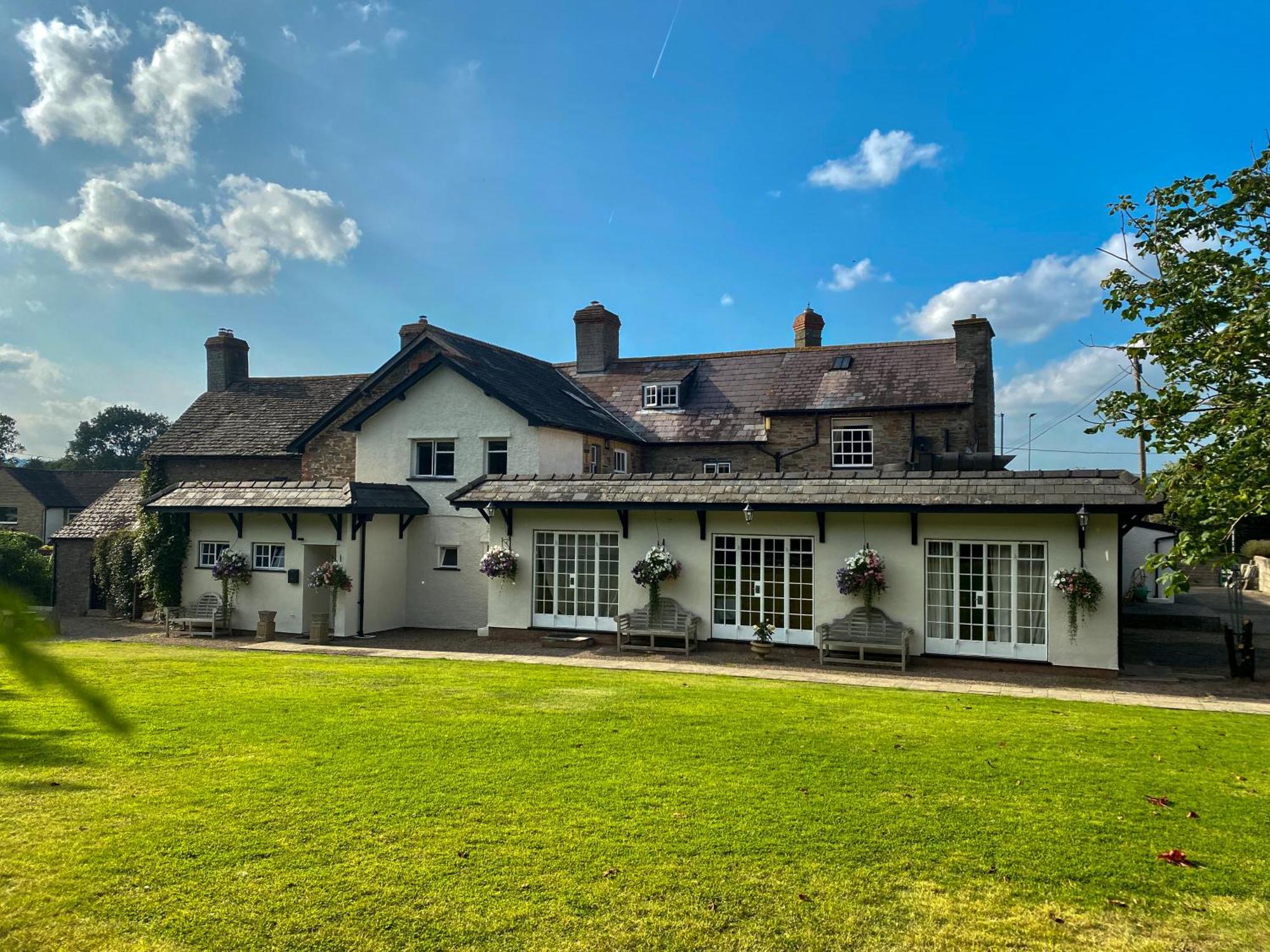 Three Cocks Hotel Brecon Buitenkant foto